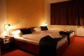 Canada 3* Budapeszt