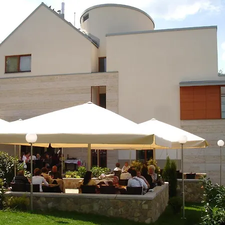 Castle Garden Отель Будапешт
