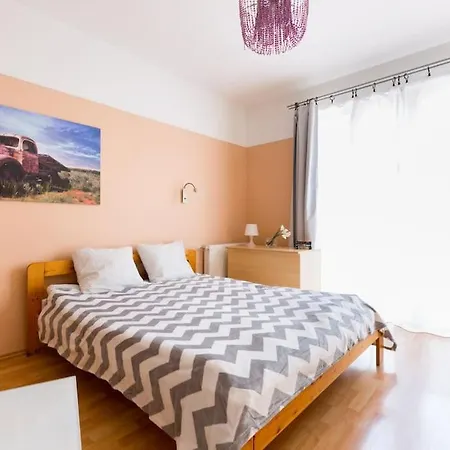 Acacia Center Apartment