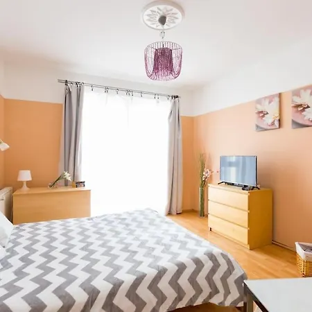 Acacia Center Apartment