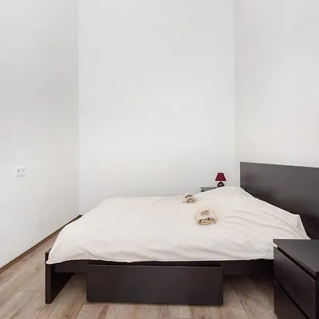 D78 Dohany * Budapeszt