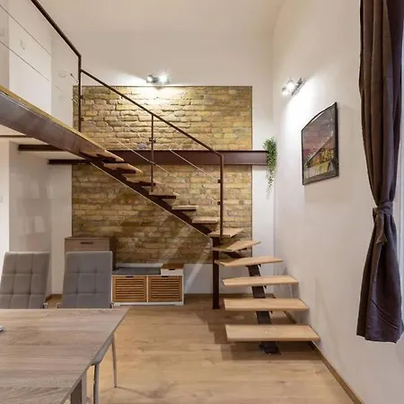 Apartment Stylish Loft Flat In The Heart Of Budapest