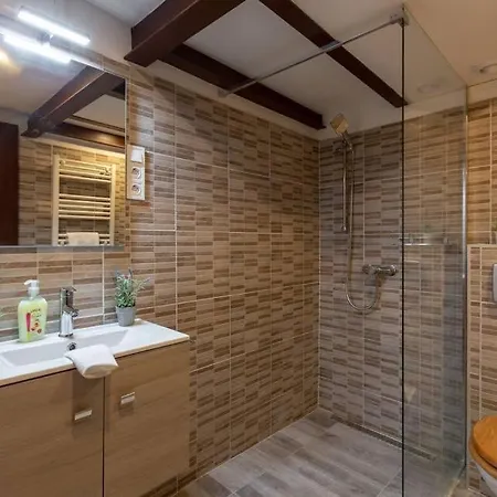 Stylish Loft Flat In The Heart Of Apartment