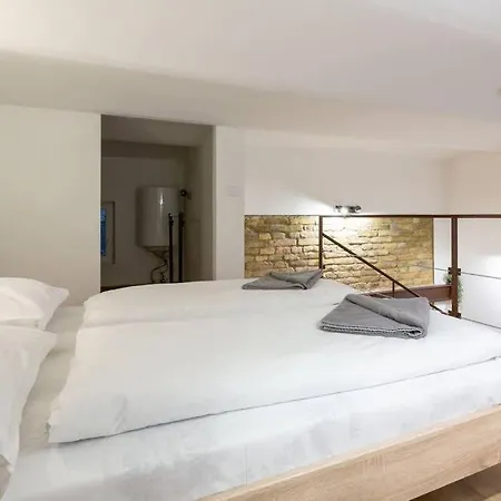 Apartment Stylish Loft Flat In The Heart Of