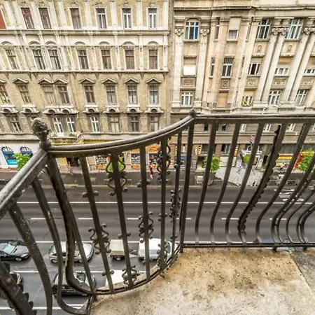 Hi-bp Design In The Heart Of Διαμέρισμα