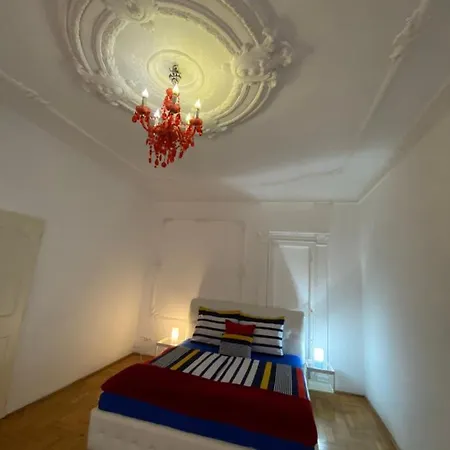 Apartment With Balcony And Ac Next To Danube *