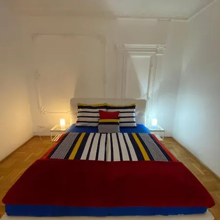 With Balcony And Ac Next To Danube Apartment *