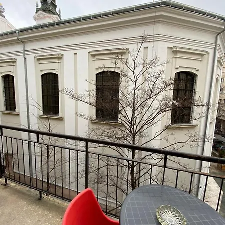 With Balcony And Ac Next To Danube *