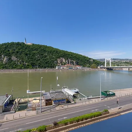 Designer Dream With Stunning View Lägenhet Budapest