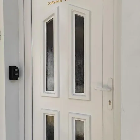 Corvinus Apartment *