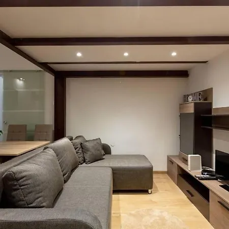 Stylish Loft Flat In The Heart Of