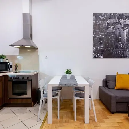 Apartament Downtown In The Gozsdu Garden *