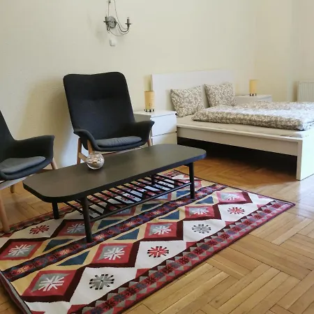 Andrassy Apartment *