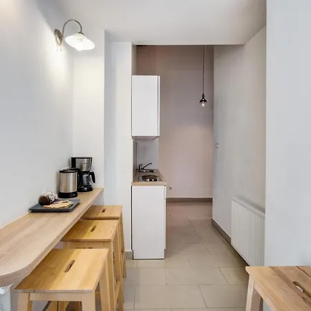 D.five Elizabeth Garden Apartment