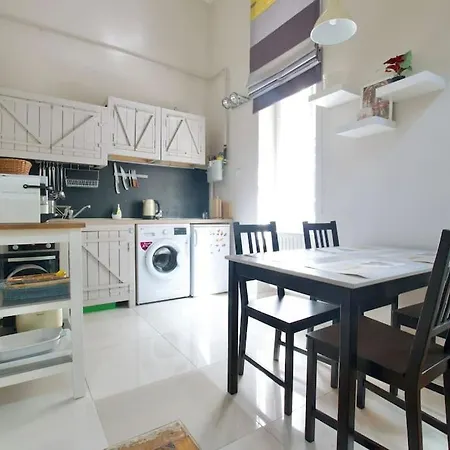 Standard By Hi5 - Bright Place Budapest