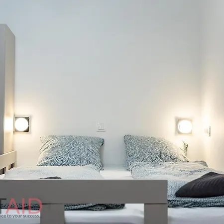 B17 - Hostaid Apartment *