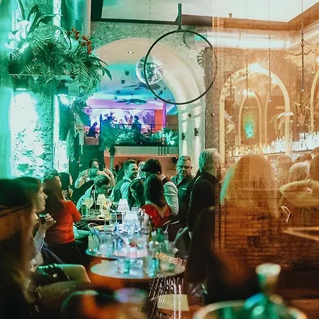 Mika Downtown Будапешт