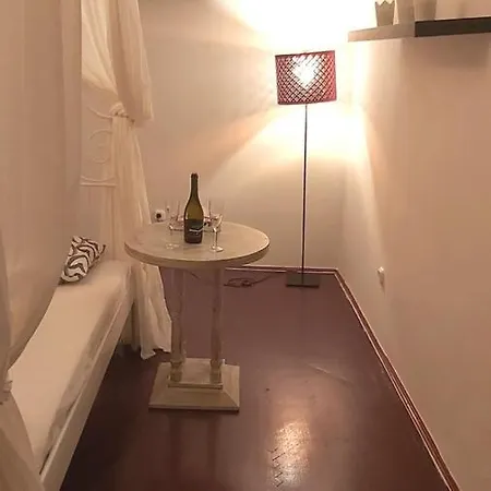 Purple Romantic Apartament