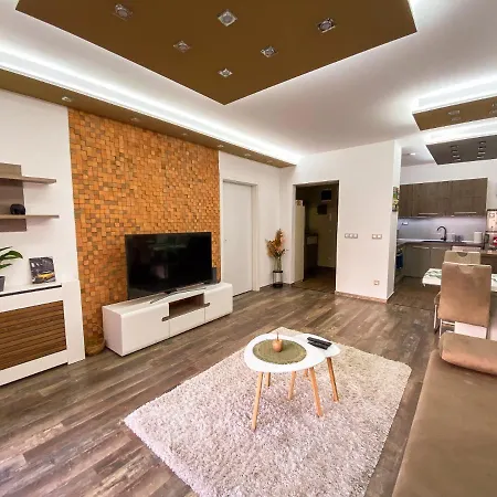 Slate Wood Apartment *