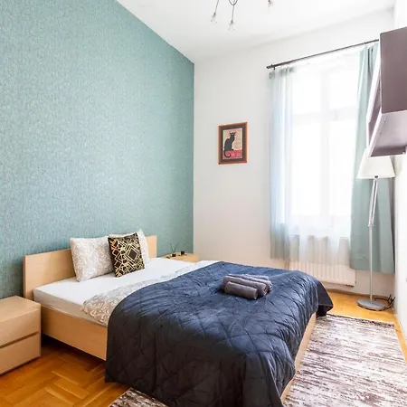 Gozsdu Aparment By Quentin Homes דירה *