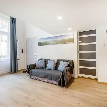 Apartamento V12 *