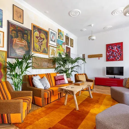 Huge & Stylish In The Center For Up To 20 People 아파트