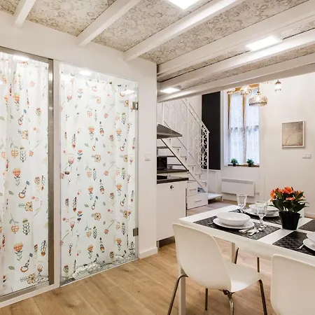 The Little Castle In Downtown Appartement *