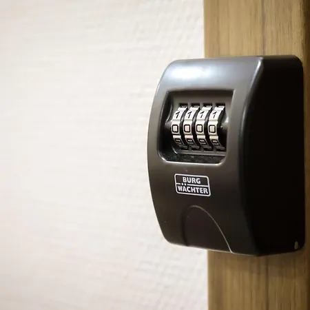 East Station Comfort Guest house *