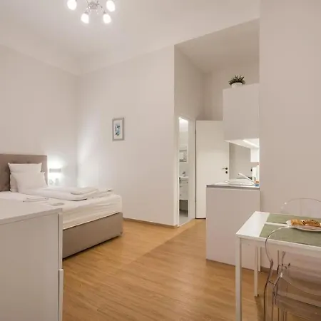 Klauzal Garden City Apartments- Studio K32 Apartment *