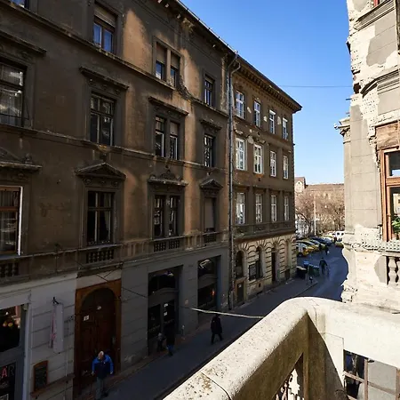 Large For Groups Center Dist. Vii Apartment Budapest
