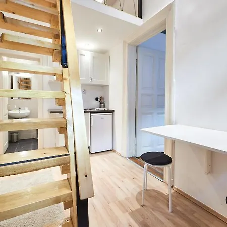 Large For Groups Center Dist. Vii Apartment *