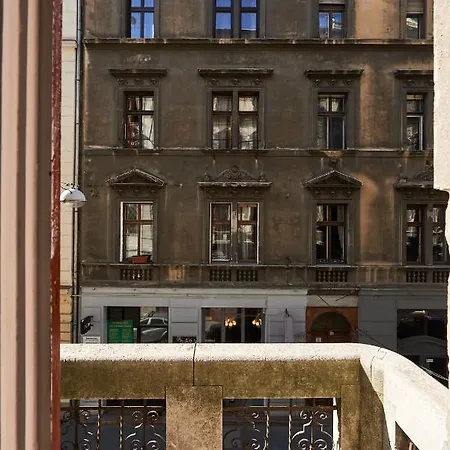Large For Groups Center Dist. Vii Apartment Budapest