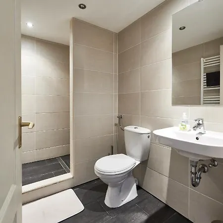 Large For Groups Center Dist. Vii Apartment *