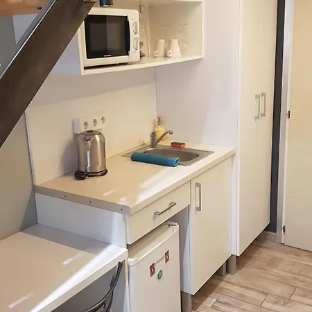 Apartment Economy Hollo