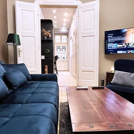 M13 Rustic Stylish With King Bed & Friendly Host *