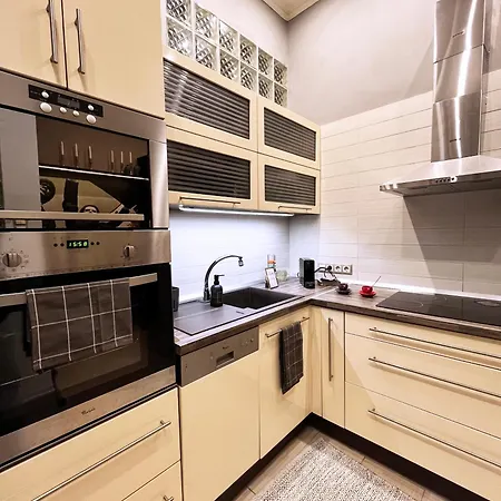 M13 Rustic Stylish With King Bed & Friendly Host Budapest