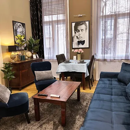 Apartment M13 Rustic Stylish With King Bed & Friendly Host *