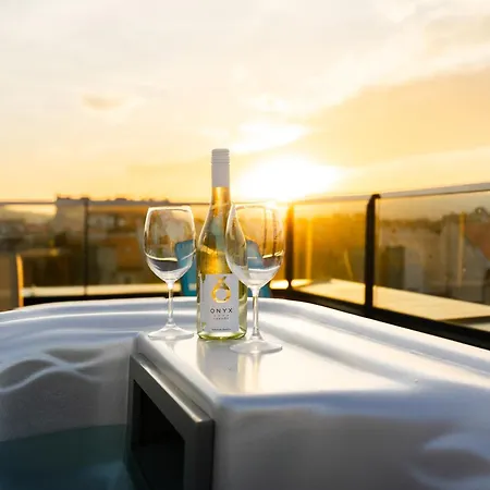 Onyx Luxury Hotel 4*