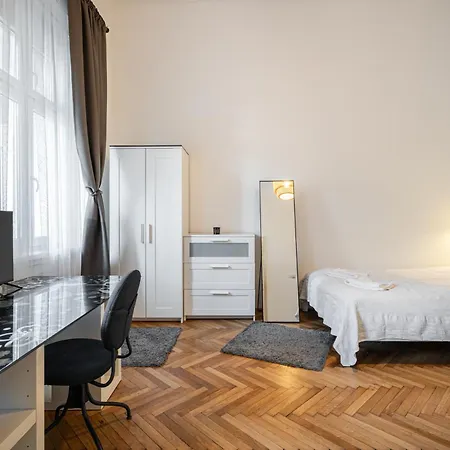 Elementa Luxe Apartment