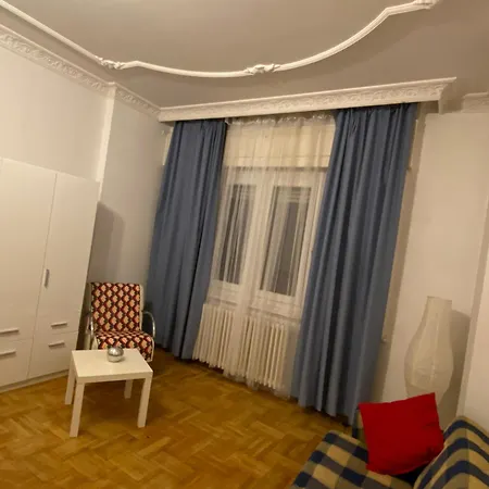 With Balcony And Ac Next To Danube Apartment *