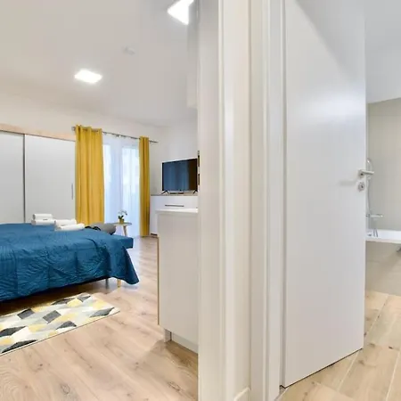 Standard By Hi5-horvath Mihaly Square Apartment