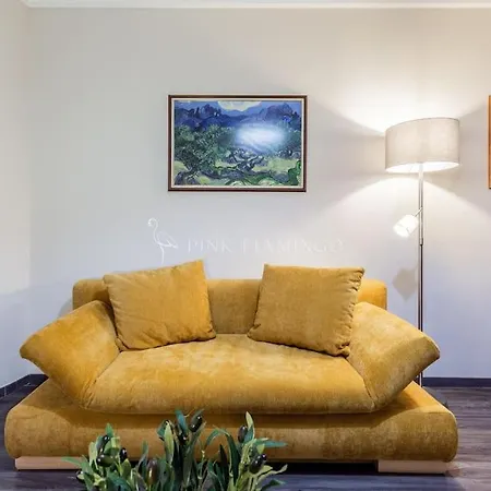 Apartmán Pink Flamingo : Leo Lane Getaway