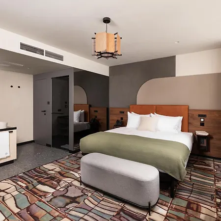 Gin Hotel