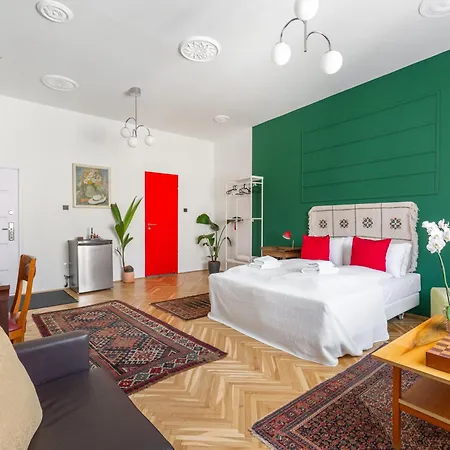 아파트 Huge & Stylish In The Center For Up To 20 People