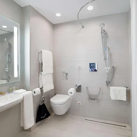 Hilton Garden Centre Hotel