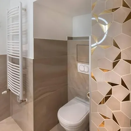 Orangehomes Luxury Next To Gellert Hill شقة