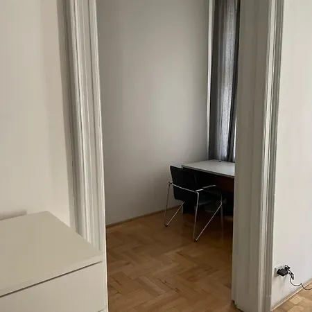 Beautiful 3 Bedroom In 7th District Apartmán Budapešť