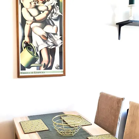 Eliza Apartment *