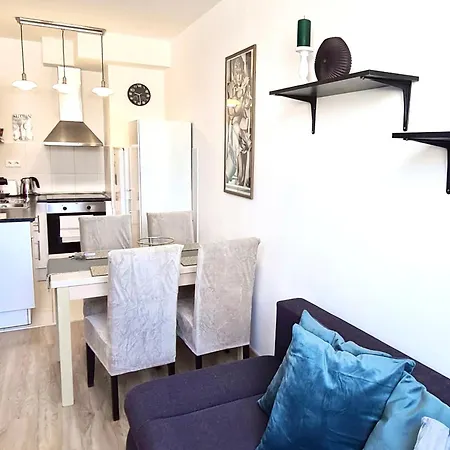 Eliza Apartment