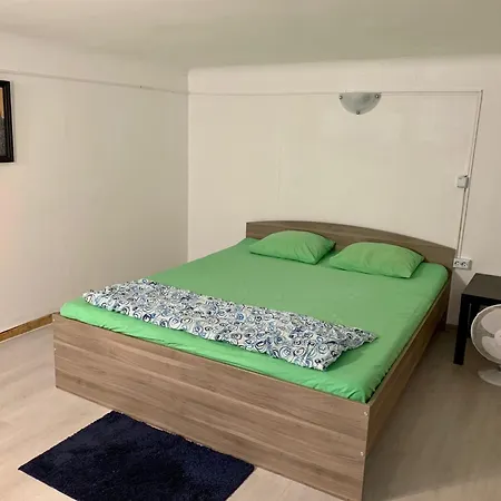 Liszt Ferenc Long-term Budget Apartment Budapest